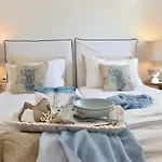 Ambassador Luxury * Σάντα Μαρία