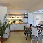 Ambassador Luxury * Σάντα Μαρία