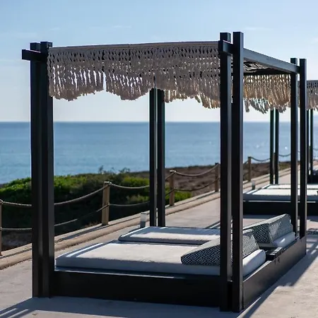 Ambassador Luxury Vila *